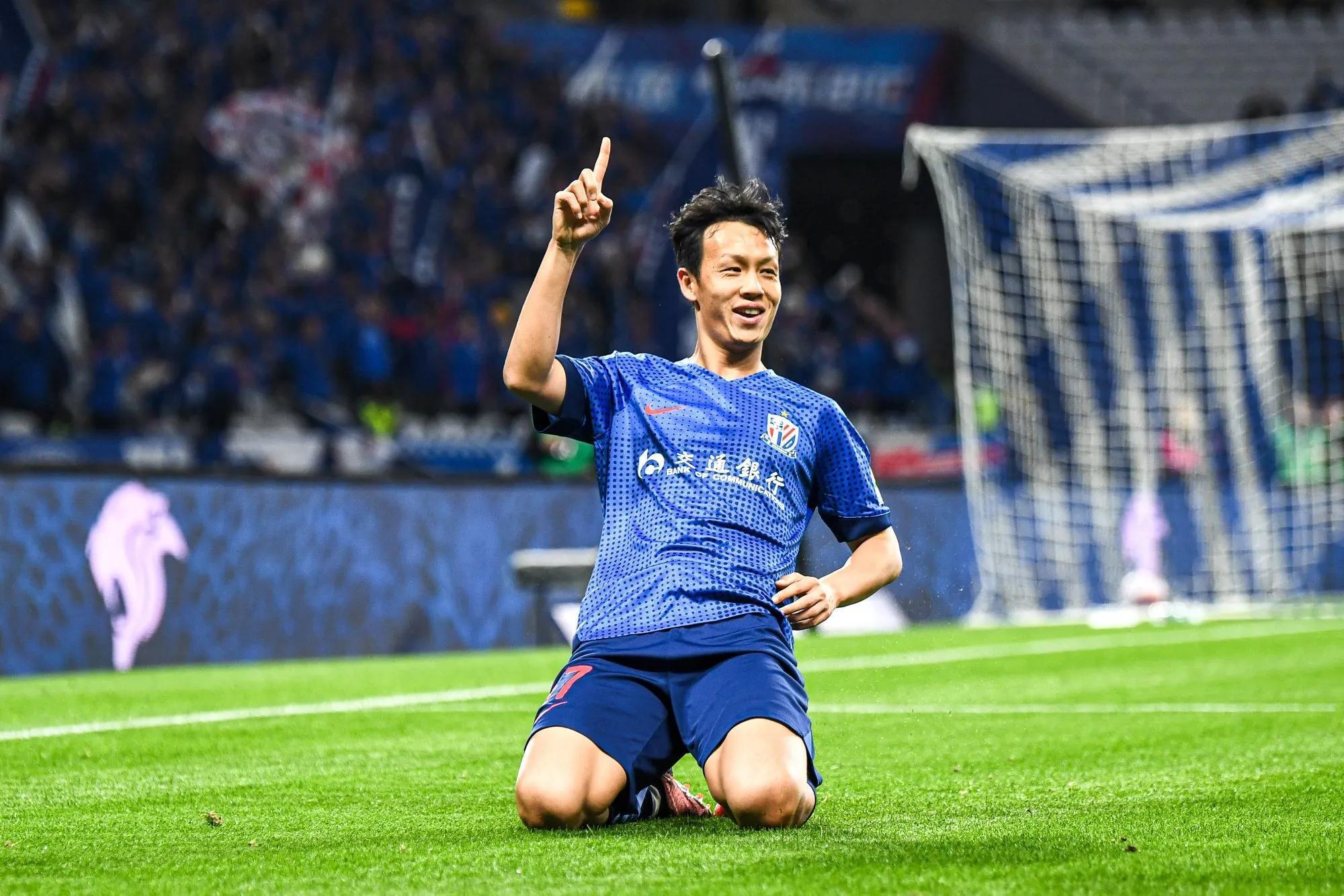 哈哈体育官网首页登录-赛地聚焦：国王杯集结日热度飙升，上海海港调整名单，气氛紧张，细节决定成败